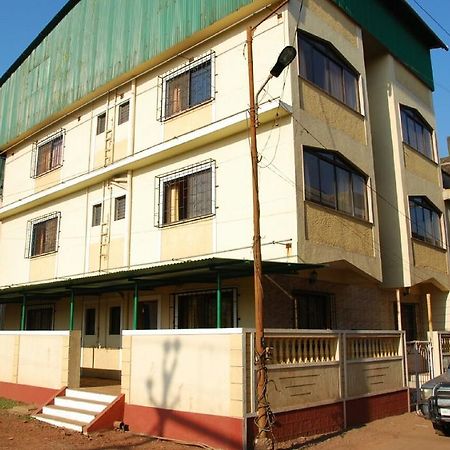 ماهاباليشوار Hotel Shanti Palace المظهر الخارجي الصورة