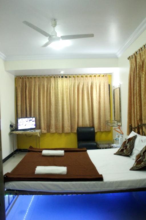 ماهاباليشوار Hotel Shanti Palace المظهر الخارجي الصورة